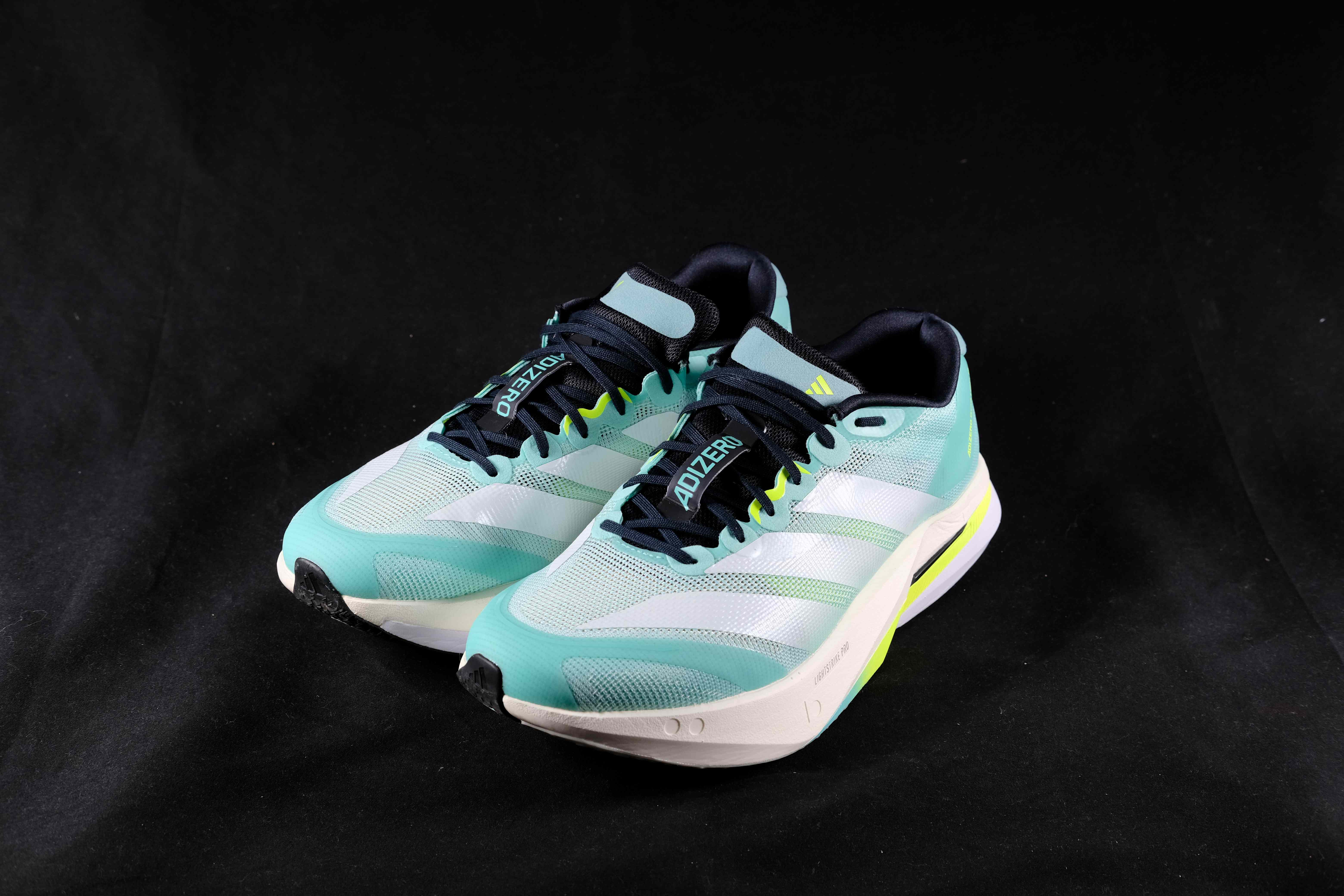 【本音レビュー】adidas Boston 13｜スペックは最強、走りは「…うーん？」その理由は？